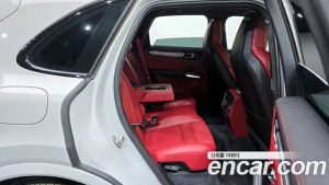 Porsche Cayenne 4.0 Turbo 2022 года из Южной Кореи