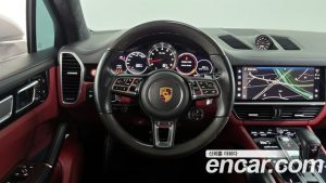 Porsche Cayenne 4.0 Turbo 2022 года из Южной Кореи
