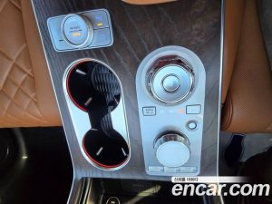 Genesis GV80 2.5T Бензин AWD 2025 года из Южной Кореи