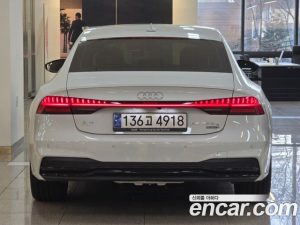 Audi A7 55 TFSI e 4WD Premium 2023 года из Южной Кореи
