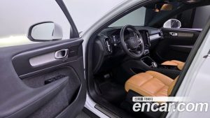 Volvo XC40 B4 Inscription 2022 года из Южной Кореи