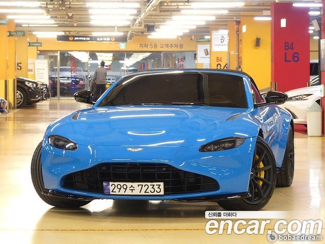 Astonmartin Vantage 4.0 V8 Roadster 2022 года из Кореи