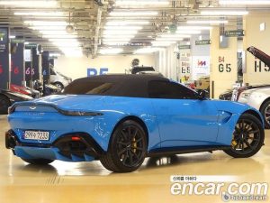 Astonmartin Vantage 4.0 V8 Roadster 2022 года из Южной Кореи