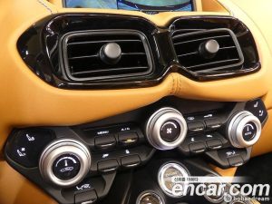 Astonmartin Vantage 4.0 V8 Roadster 2022 года из Южной Кореи