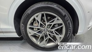 Genesis GV70 2.5T Бензин AWD 2024 года из Южной Кореи