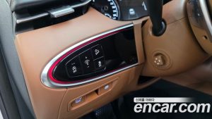 Genesis GV70 2.5T Бензин AWD 2024 года из Южной Кореи