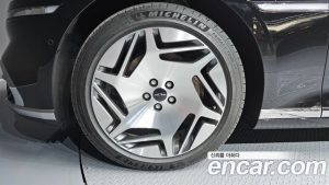 Genesis G90 Бензин 3.5 Turbo e-S/C AWD LWB 2025 года из Южной Кореи