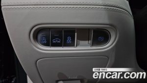 Genesis G90 Бензин 3.5 Turbo e-S/C AWD LWB 2025 года из Южной Кореи