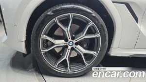 BMW X6 xDrive40i M Sport 2023 года из Южной Кореи