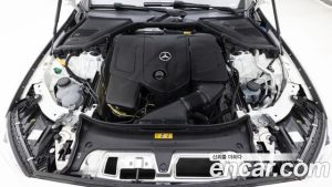 Mercedes-Benz E-Class E350e 4MATIC 2025 года из Южной Кореи