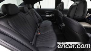 Mercedes-Benz E-Class E350e 4MATIC 2025 года из Южной Кореи