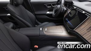 Mercedes-Benz E-Class E350e 4MATIC 2025 года из Южной Кореи