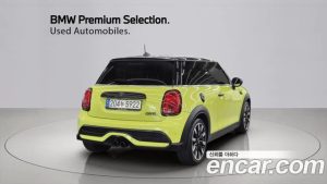 Mini Cooper CLASSIC 2023 года из Южной Кореи