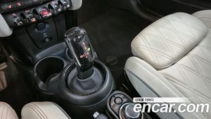 Mini Cooper CLASSIC 2023 года из Южной Кореи