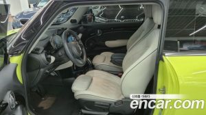 Mini Cooper CLASSIC 2023 года из Южной Кореи