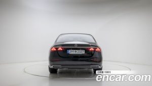 Mercedes-Benz E-Class E300 4MATIC Exclusive 2024 года из Южной Кореи