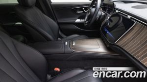 Mercedes-Benz E-Class E300 4MATIC Exclusive 2024 года из Южной Кореи