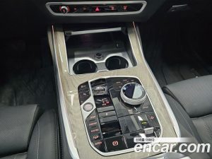 BMW X7 xDrive 40i Design Pure Excellence 6 2024 года из Южной Кореи