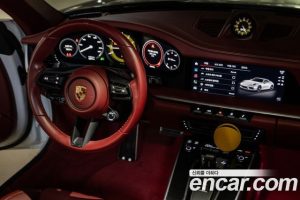 Porsche 911 CARRERA 4 GTS Cabriolet 2024 года из Южной Кореи
