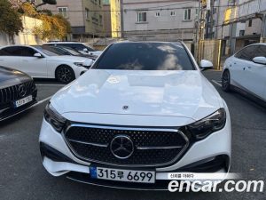 Mercedes-Benz E-Class E300 4MATIC AMG Line 2024 года из Южной Кореи