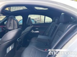 Mercedes-Benz E-Class E300 4MATIC AMG Line 2024 года из Южной Кореи