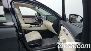 Genesis GV70 2.5T Бензин 2WD 2025 года из Южной Кореи