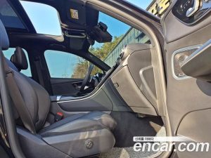 Mercedes-Benz GLC-Class GLC300 4MATIC AMG Line 2023 года из Южной Кореи