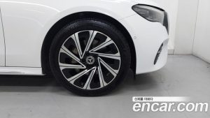 Mercedes-Benz E-Class E300 4MATIC Exclusive 2024 года из Южной Кореи
