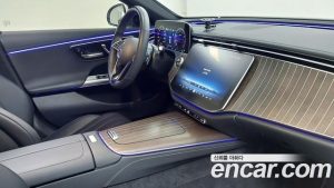 Mercedes-Benz E-Class E300 4MATIC Exclusive 2024 года из Южной Кореи