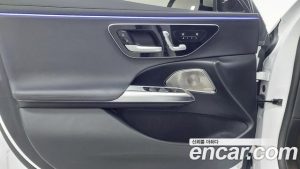 Mercedes-Benz E-Class E300 4MATIC Exclusive 2024 года из Южной Кореи