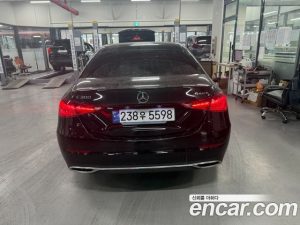 Mercedes-Benz C-Class C300 4MATIC Avantgarde 2024 года из Южной Кореи