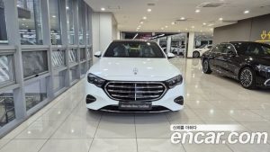 Mercedes-Benz E-Class E350e 4MATIC 2025 года из Южной Кореи
