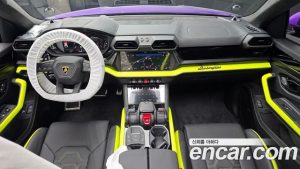 Lamborghini Urus 4.0 V8 SE 2025 года из Южной Кореи