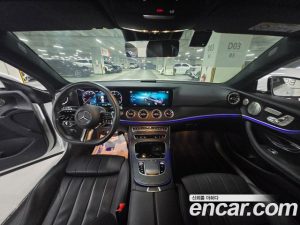 Mercedes-Benz E-Class E300d 4MATIC Coupe 2023 года из Южной Кореи