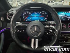 Mercedes-Benz E-Class E300d 4MATIC Coupe 2023 года из Южной Кореи