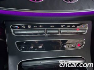 Mercedes-Benz E-Class E300d 4MATIC Coupe 2023 года из Южной Кореи