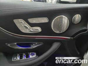 Mercedes-Benz E-Class E300d 4MATIC Coupe 2023 года из Южной Кореи