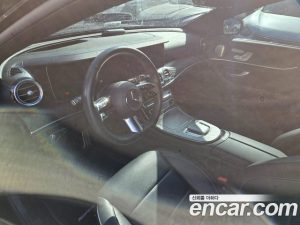 Mercedes-Benz E-Class E220d 4MATIC AMG Line 2023 года из Южной Кореи