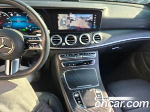 Mercedes-Benz E-Class E220d 4MATIC AMG Line 2023 года из Южной Кореи