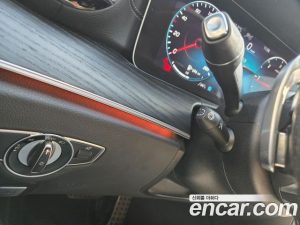 Mercedes-Benz E-Class E220d 4MATIC AMG Line 2023 года из Южной Кореи