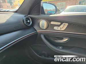 Mercedes-Benz E-Class E220d 4MATIC AMG Line 2023 года из Южной Кореи