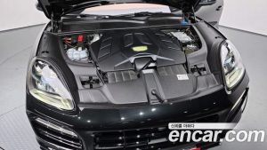 Porsche Cayenne 3.0 Coupe 2023 года из Южной Кореи