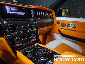 Rolls-Royce Cullinan 6.7 V12 Black Badge 2025 года из Южной Кореи