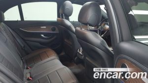 Mercedes-Benz E-Class E250 AMG Line 2023 года из Южной Кореи
