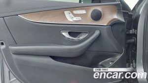 Mercedes-Benz E-Class E250 AMG Line 2023 года из Южной Кореи