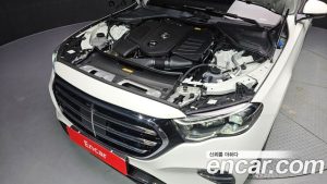 Mercedes-Benz E-Class E300 4MATIC Exclusive 2025 года из Южной Кореи