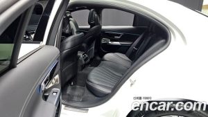Mercedes-Benz E-Class E300 4MATIC Exclusive 2025 года из Южной Кореи