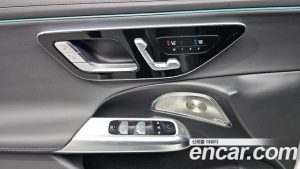 Mercedes-Benz E-Class E300 4MATIC Exclusive 2025 года из Южной Кореи