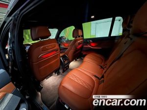 BMW X7 xDrive 40i Design Pure Excellence 7-Seater 2025 года из Южной Кореи