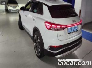 Audi Q4 e-tron 40 Premium 2023 года из Южной Кореи